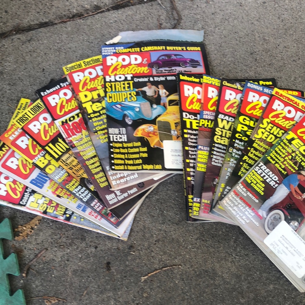 13 Vintage issues of Rod & Custom magazine